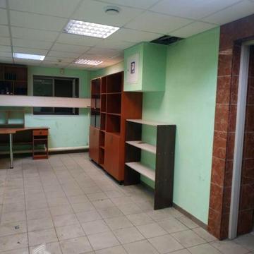 Академіка Вернадського бульв., 4