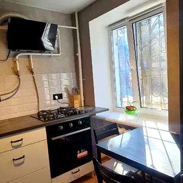 Дегтярівська вул., 9