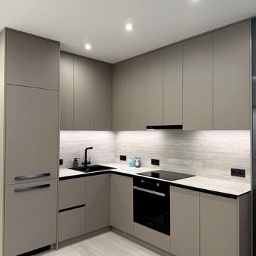 Дніпровська набережна вул., 15-Є