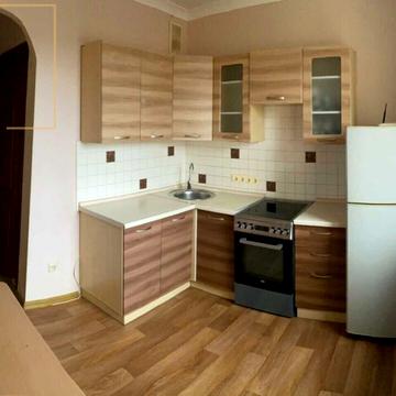 Бахмацька вул., 10