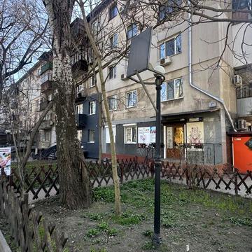 Адміральський, 1а