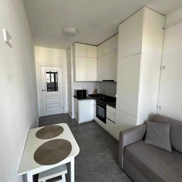 Леоніда Перфецького вул., 2а