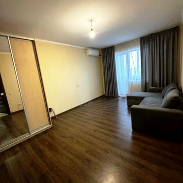 Миколи Бажана просп., 7-Б