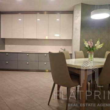 Вишгородська вул., 45