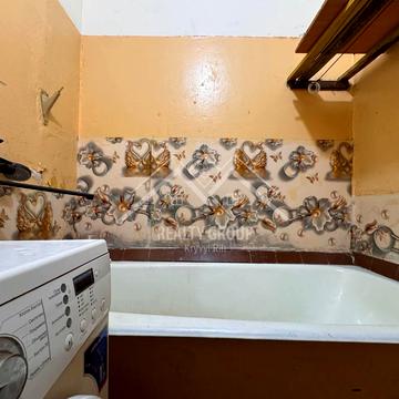 Сонячний мікрорайон вул., 16