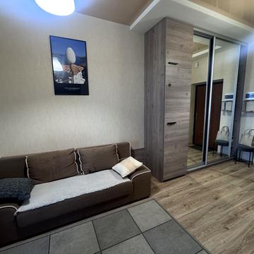 Академіка Писаржевського вул., 8