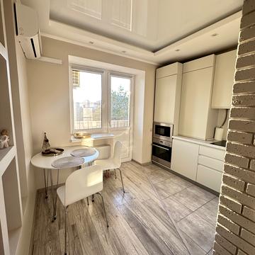 Валерія Лобановського вул., (Будинок 26)