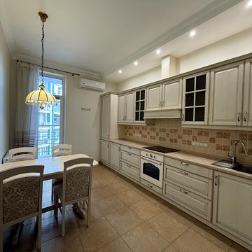 Саперне Поле вул., 12