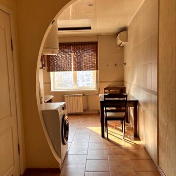 Романа Шухевича просп. (Генерала Ватутіна), 14-А