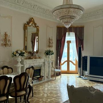 Малопідвальна вул., 12/10