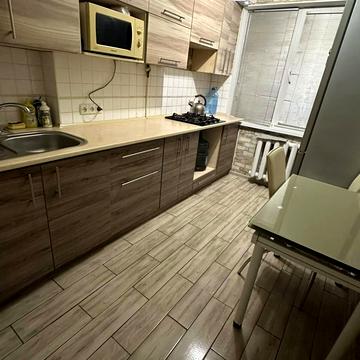 Космонавтів вул., 51-А