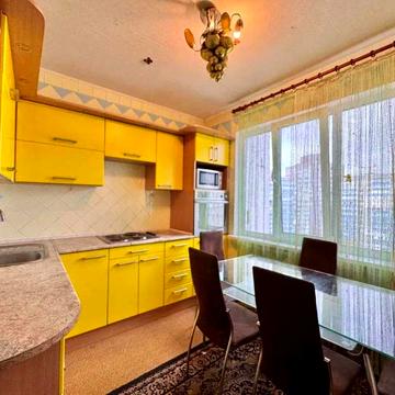 Академіка Заболотного вул., 28