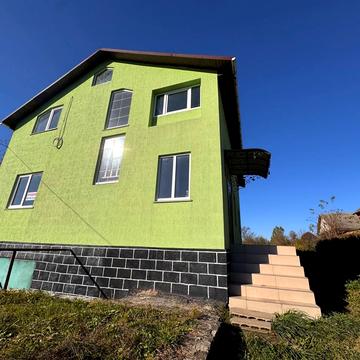 Центральна, 9