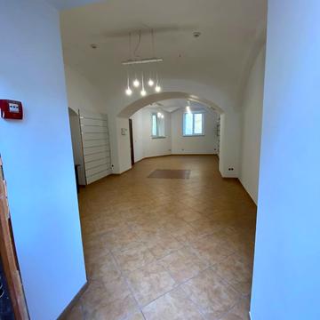 Володимира Винниченка вул. (), 4