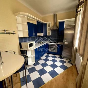 Степана Бандери вул. (Костенка), 11