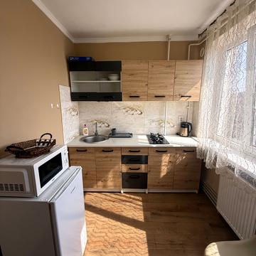 Свалявська вул., 2