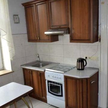 Миколи Леонтовича вул., 19