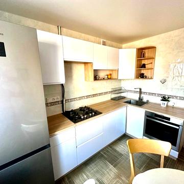 Олександра Поля просп. (Кірова), 22