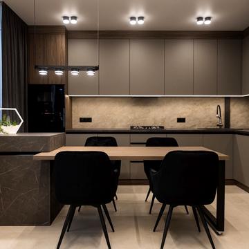 Тараса Шевченка вул., (Будинок 9)