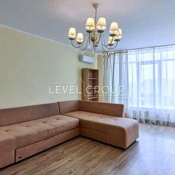 Миколи Ушакова вул., 1-Б