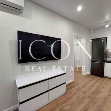 Салютна вул., (Будинок 02301-02303)