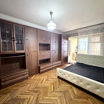 Академіка Філатова вул., 47/1