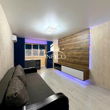 Героїв Майдану вул. (Гайдара), 12