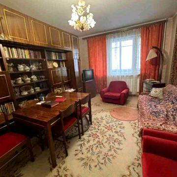 Космічна вул., 27