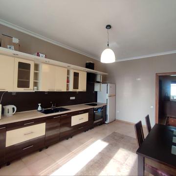 Сонячна вул., 1б