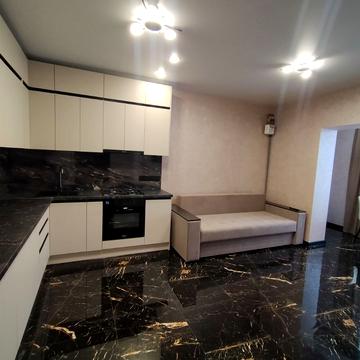 майдан Незалежності пл., 1