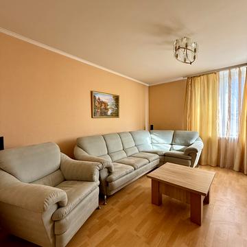 Здолбунівська вул., 9-Б