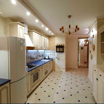 Валерія Лобановського просп. (Червонозоряний), 4-Б