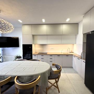 Нижньоключова вул., 14