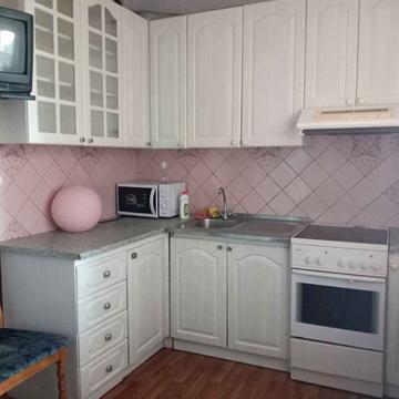 Срібнокільська вул., 14