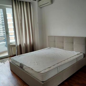 Літературна вул., 1а