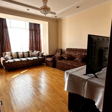 Олександра Довженка вул., (Будинок 3)