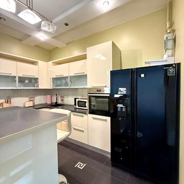 Олекси Довбуша вул., 7