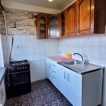 Братиславська вул., 14