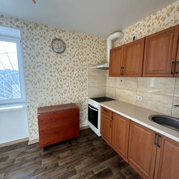 Євгена Чикаленка вул., 76б