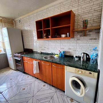 Академіка Богомольця вул., 27