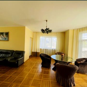 Драгоманова вул., 17а