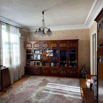 Саксаганського вул., 63/28