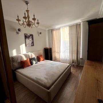 Кадетський Гай вул., 10