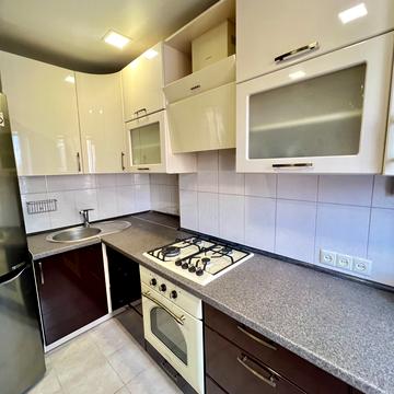 Віктора Чміленка вул., 19