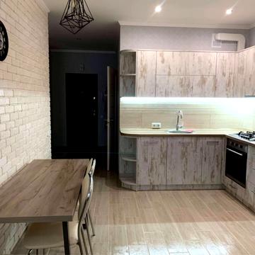 Юнацька вул., 4