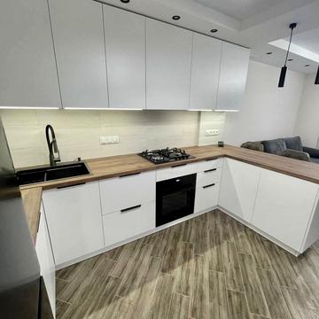 Зелена вул., 204д