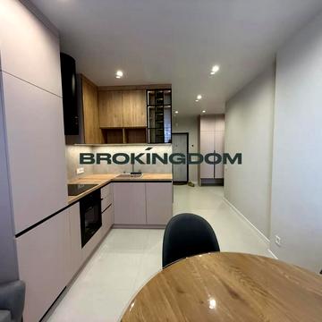 Олександра Олеся вул., 17