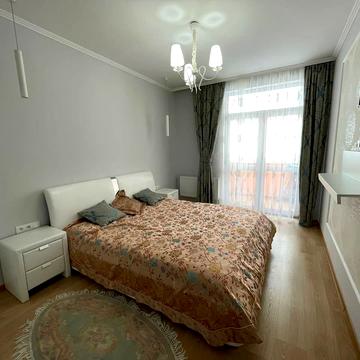 Князя Святослава пл., 5