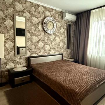 Бориса Гмирі вул., 16