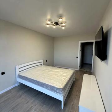 Одеська вул., 27